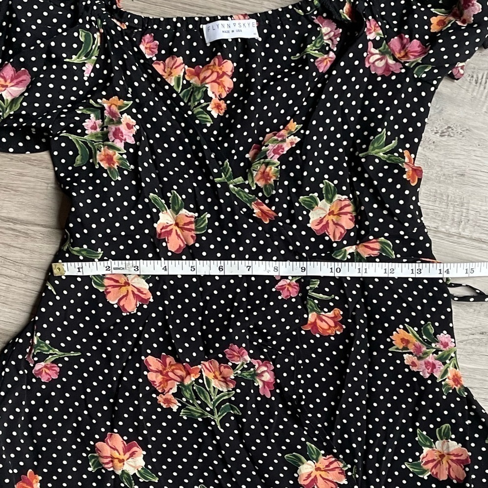 Flynn Skye Annabelle Mini Wrap Dress Polka Dot Floral Pattern V Neck Black SZ XS - Picture 12 of 14